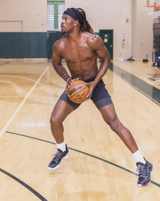 新闻发布会 新闻发布会