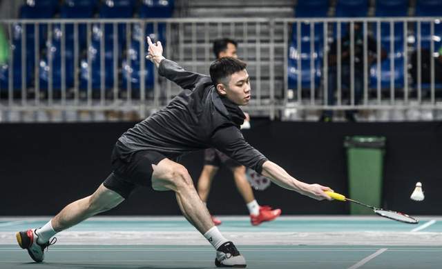 示了他们更 示了他们更