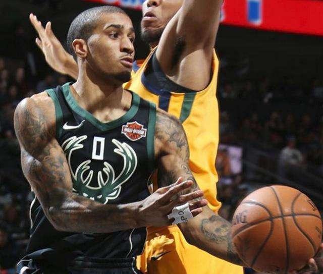 赛充满好奇 赛充满好奇